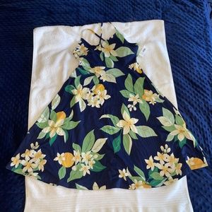 Old Navy Girls XXL strappy dress.  Blue with white flowers. New With Tags $10 10
